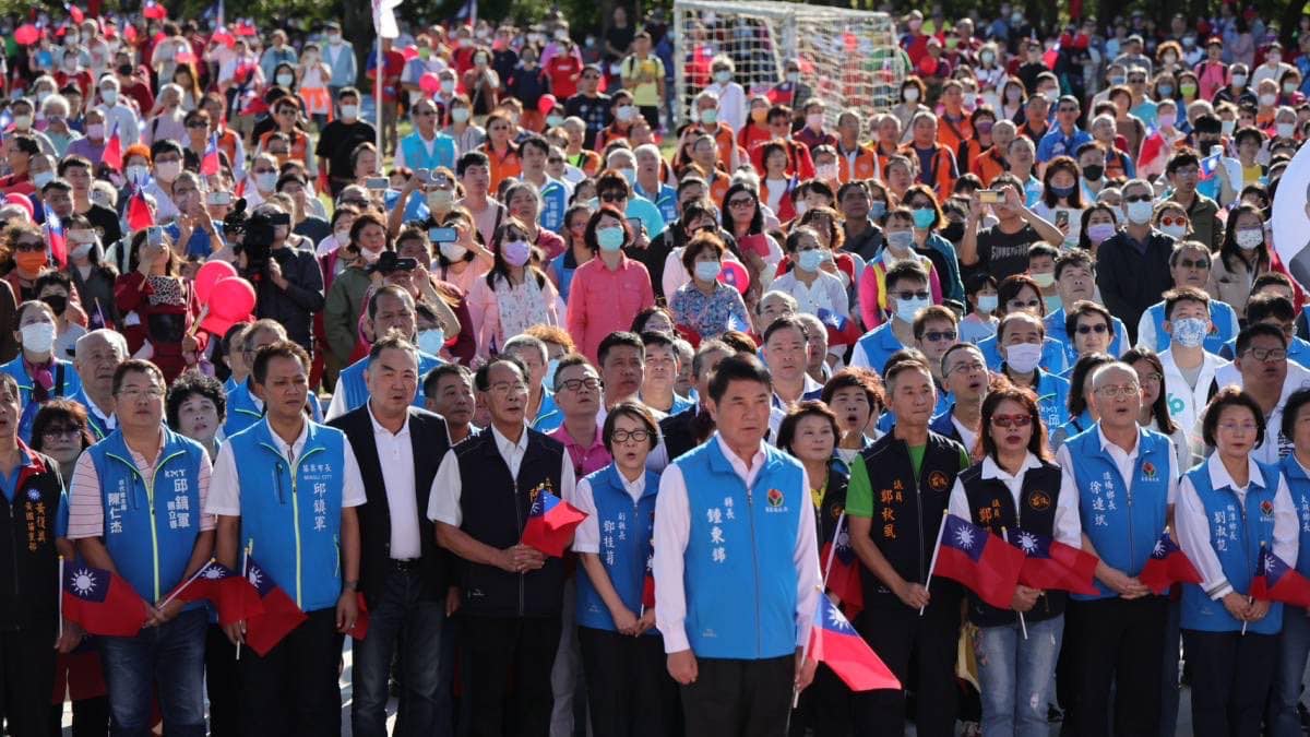 「一心一德，貫徹始終」，與鄉親共同唱國歌，慶祝中華民國生日